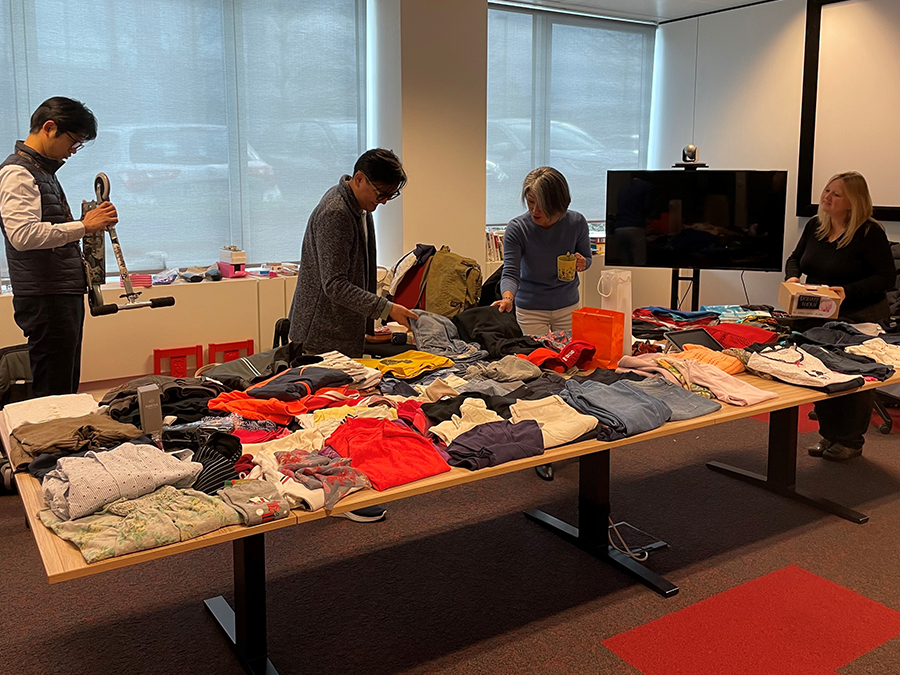 Photo:A flea market was held to collect unwanted items from company members and their families. The sales proceeds were donated to charity (Toyota Boshoku Europe)