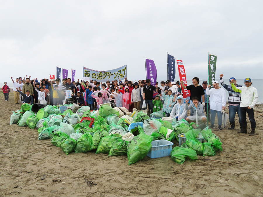 写真:NPO「亀の子隊」さまとの合同活動(田原市渥美半島 西の浜海岸)