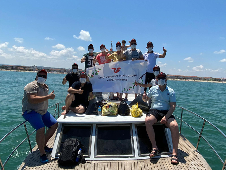 Photo:Fishing enthusiasts gathered to pick up trash from the ocean (Toyota Boshoku Türkiye)(1)