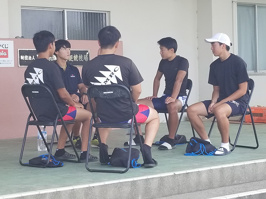 写真:ボートの技術に関することだけでなく、将来の夢などを話す機会を設けました