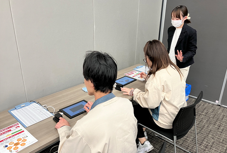 写真:38歳コース 管理栄養士による血管年齢測定