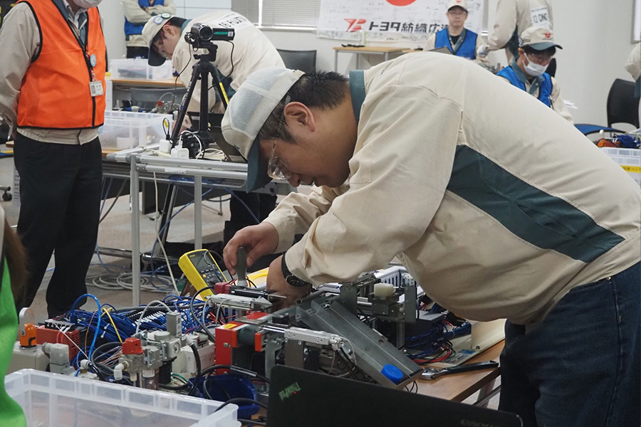 写真:設備保全