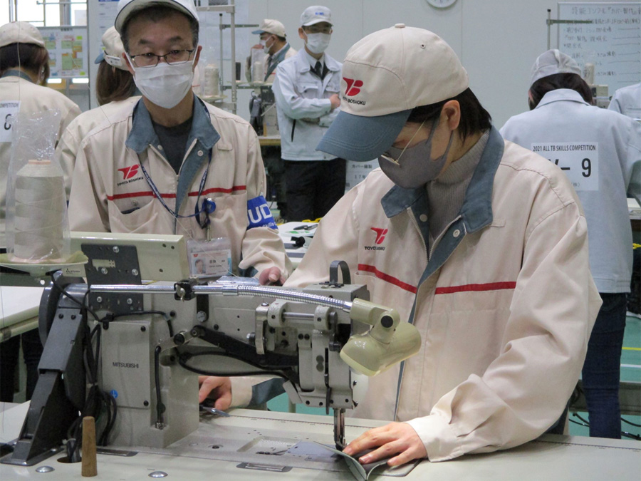 Photo:Cover manufacture