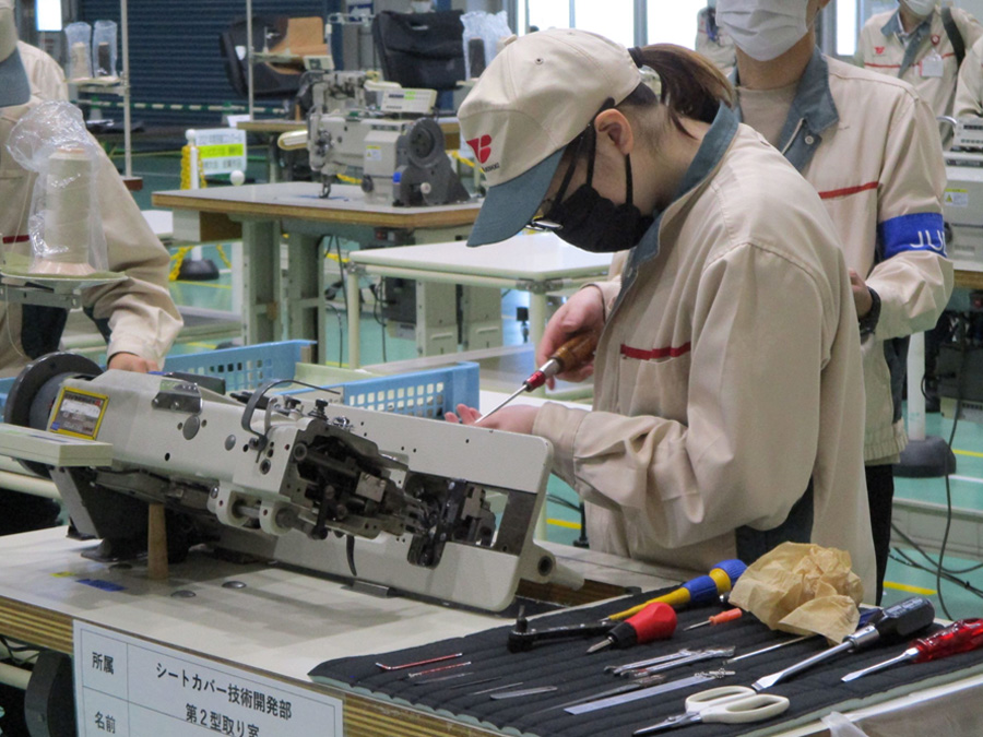Photo:Sewing machine maintenance