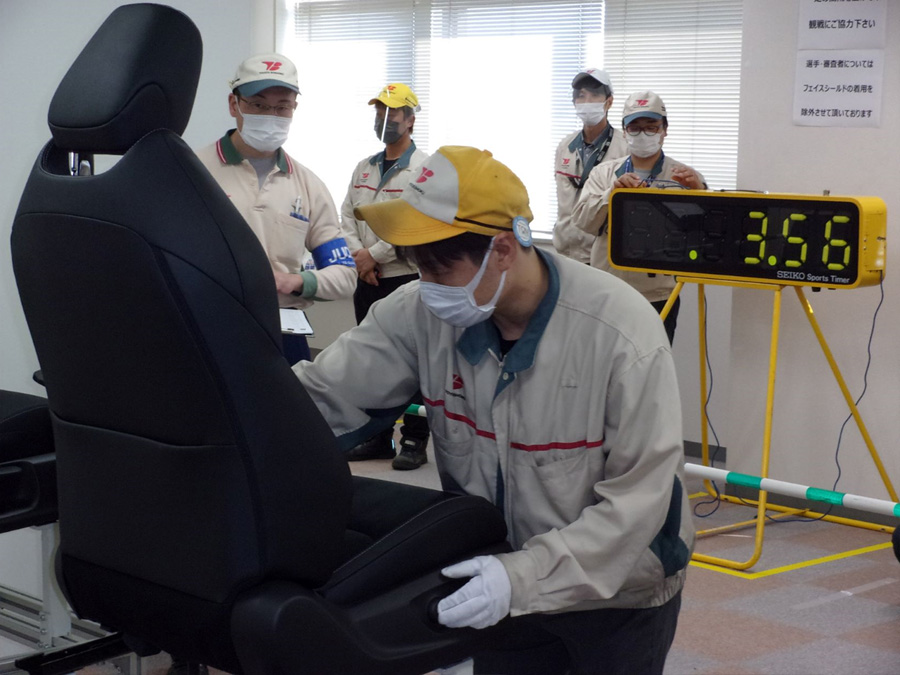 Photo:Seat inspection