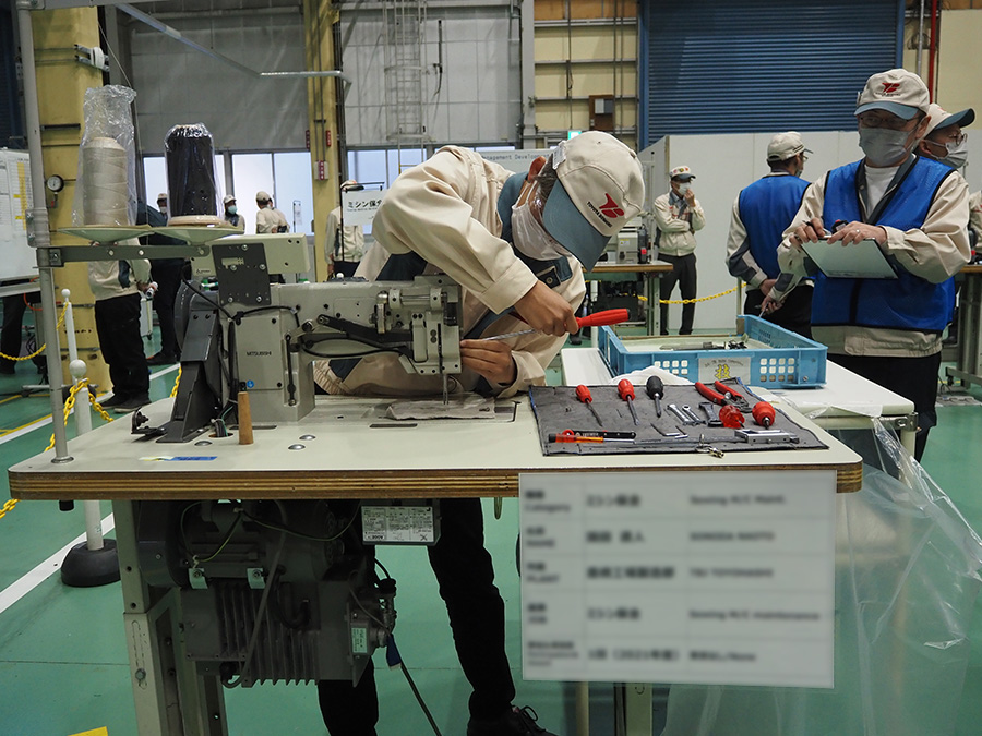 Photo:Sewing machine maintenance